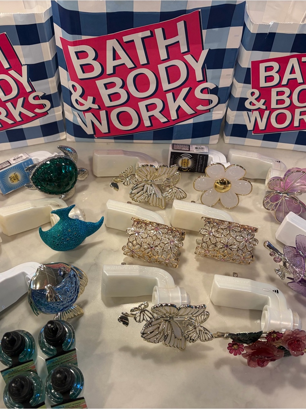 Bath & Body Works Spring and Summer Bundle 13 Wallflowers & 10 Scent bulbs - Picture 2 of 6